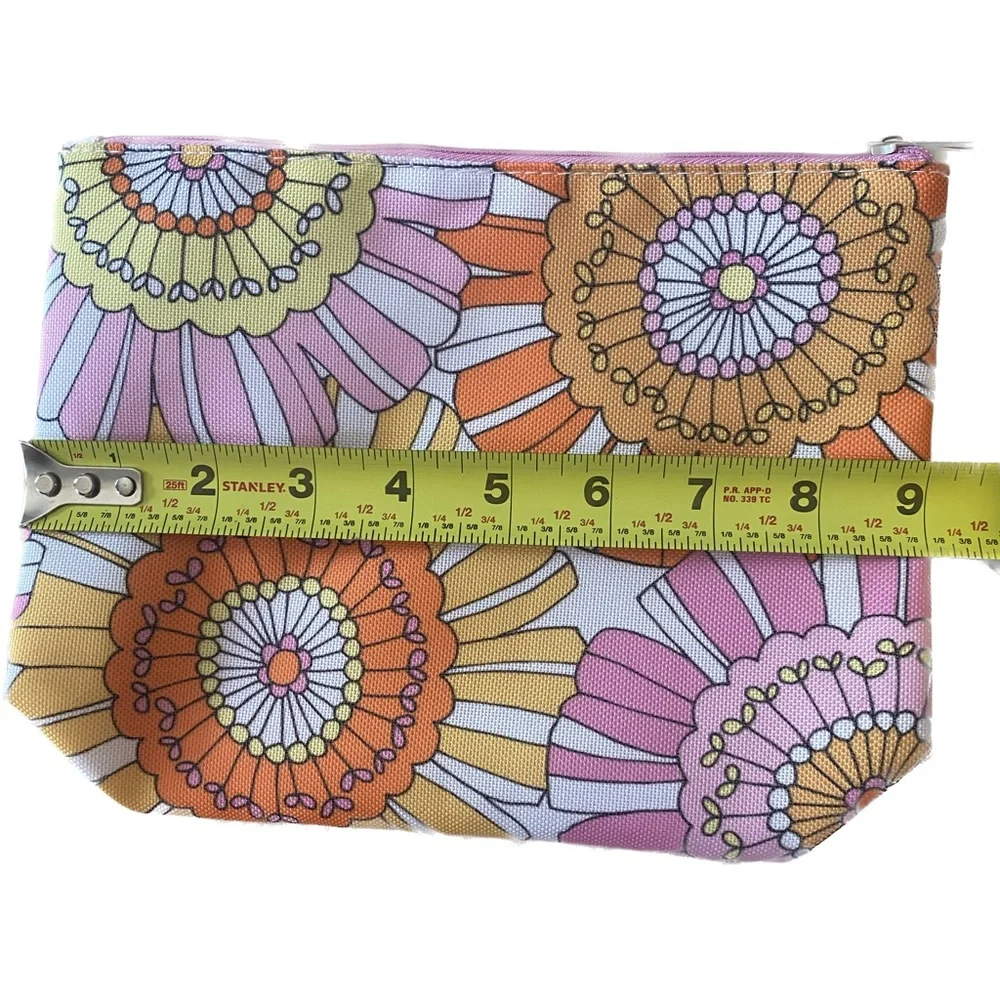 NEW Clinique Cute Flower Make-up Bag